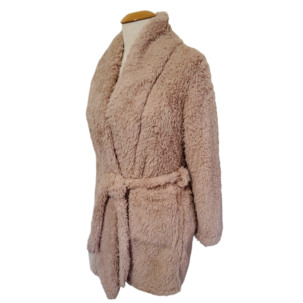 Natori Short Fluffy Belted Robe
